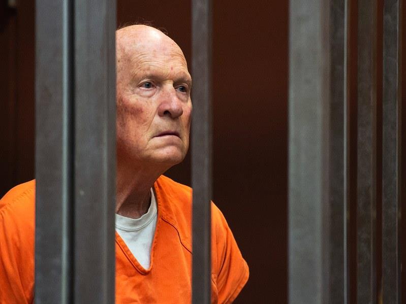 FORENZNÍ GENEALOGIE THE FUTURE OF CRIME-FIGHTING IS FAMILY TREE FORENSICS Former police officer Joseph James DeAngelo, accused of being the Golden State Killer, stands in a Sacramento, Calif.
