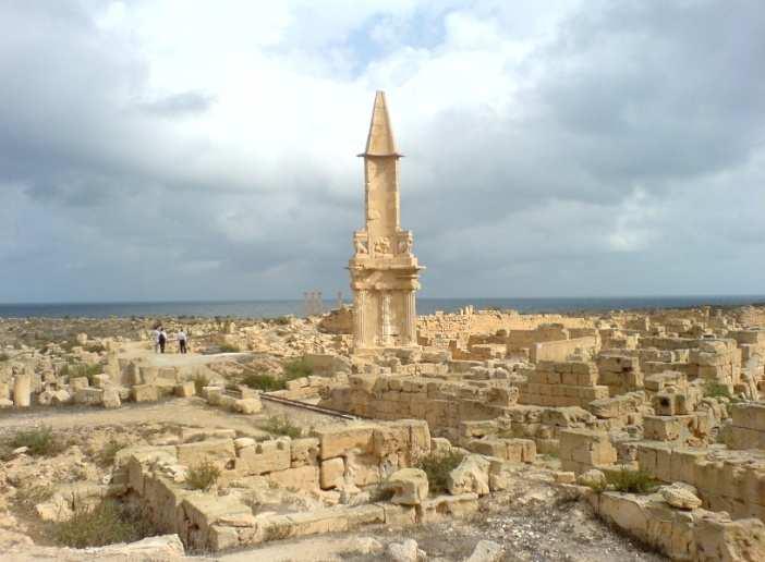 57. Rekonstruovaná věžovitá hrobka u Sabrathy, konec 3.