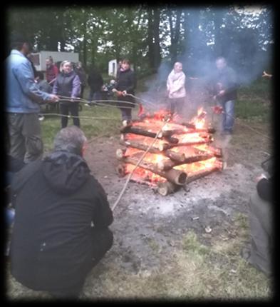 Zde byl slavnostně zapálen oheň.