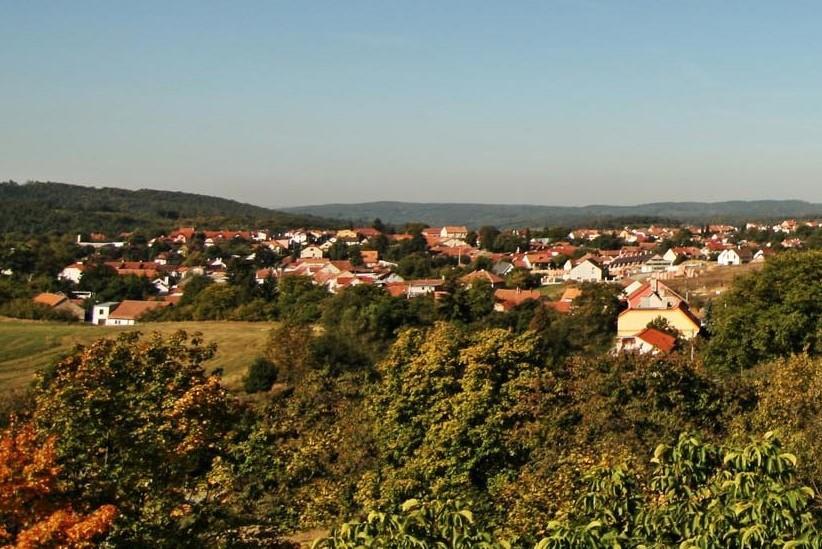 STŘÍPKY Z DĚNÍ VE SVAZKU Obec Ochoz u Brna nová členská obec DSO Šlapanicko Ochoz u Brna leží 10 km severovýchodně od Brna.