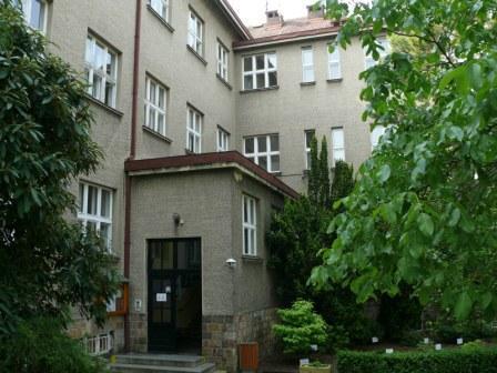 Příklad Základní škola Masarykova Objekt vystavěný v polovině 20. století. Výměna oken byla provedena v 80. letech 20. století. Provoz 10 měsíců/rok a výuka pro celkem 480 dětí.