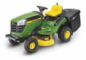 37 Chytrý způsob sběru travní hmoty Zahradníci, kteří požadují zadní sběr, by se měli začít poohlížet po zahradních traktorech X135R a X155R.