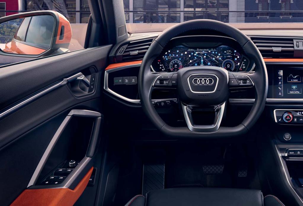 10 11 Interiér Prvotřídní. Velikost je v novém Audi Q3 patrná v každém směru.