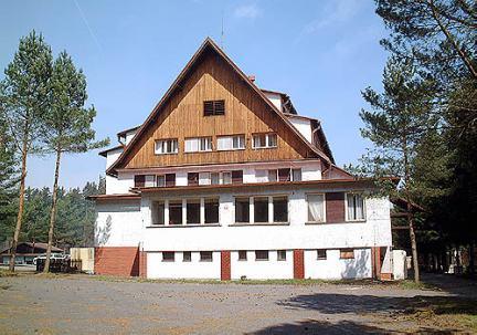 BENEŠOVSKÝ MLÝN PÍSECKO HOTEL STAR *** - KRKONOŠE 2-6lůžkové pokoje s  zařízením 5 místností