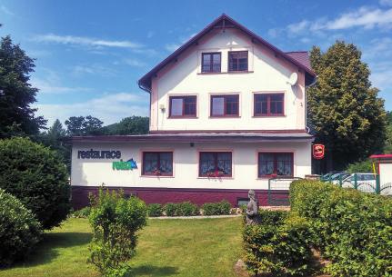 Kč HOTEL ENGADIN - ŠUMAVA PENZION TETŘÍVEK - ŠUMAVA 2-4lůžkové pokoje s vlastním