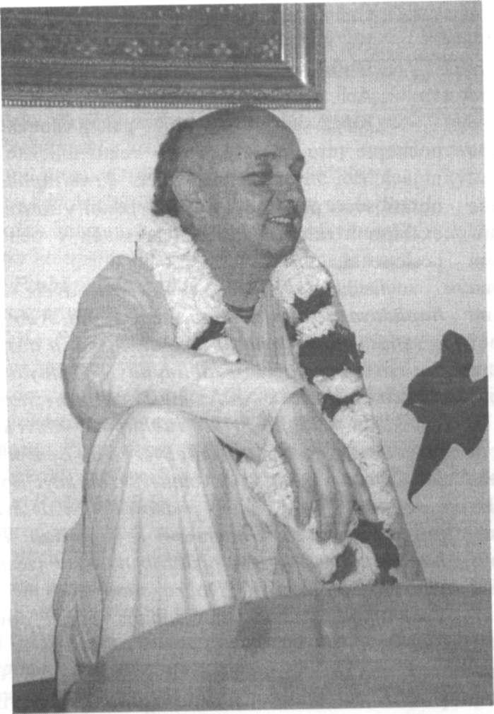 Srüa Suhotra Swami Pán Nityànanda s _ Srl Caitanya-caritàmrta, Adi-lila, 1. kapitola, verš 44 Tuto přednášku bylo možno slyšet v Hare Krsna centru v Heidelbergu 3.