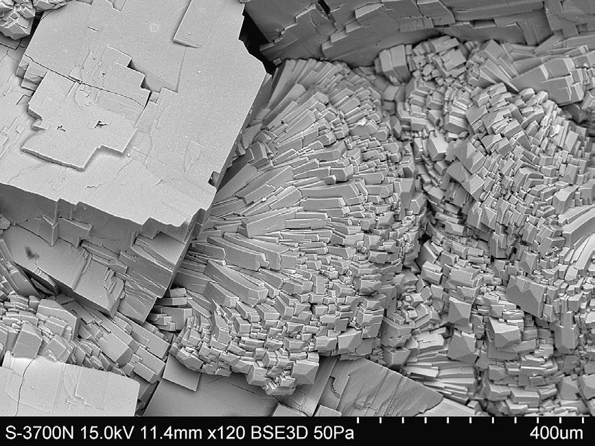 V BSE obraze je studovaný minerál chemicky homogenní. Při studiu jeho chemického složení (tab. 8) byly zjištěny obsahy Si, Al, Ca, Ba, Na a K; ostatní měřené prvky byly pod mezí detekce.