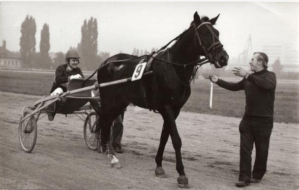 LISTINA VÍTĚZŮ ANKETY KLUSÁK ROKU 1978 ŽEN ŽEN Gellért