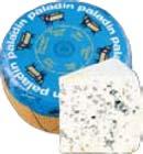 sýr 65 % cca 2,5 kg sýr s modrou plísní uvnitř hmoty,