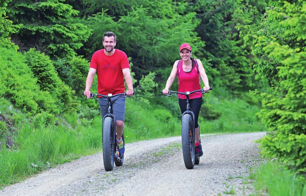 Možnost doprovodu s průvodcem nebo samostatná jízda. Výjezd lanovkou do výchozího místa u chaty Slaměnka. Celková délka trasy je 15 km s nenáročným profilem a závěrečným sjezdem.