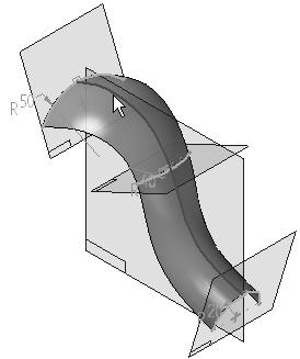 Tvorba plochy Dynamická úprava křivky trajektorie Klikněte na Výběrový nástroj.