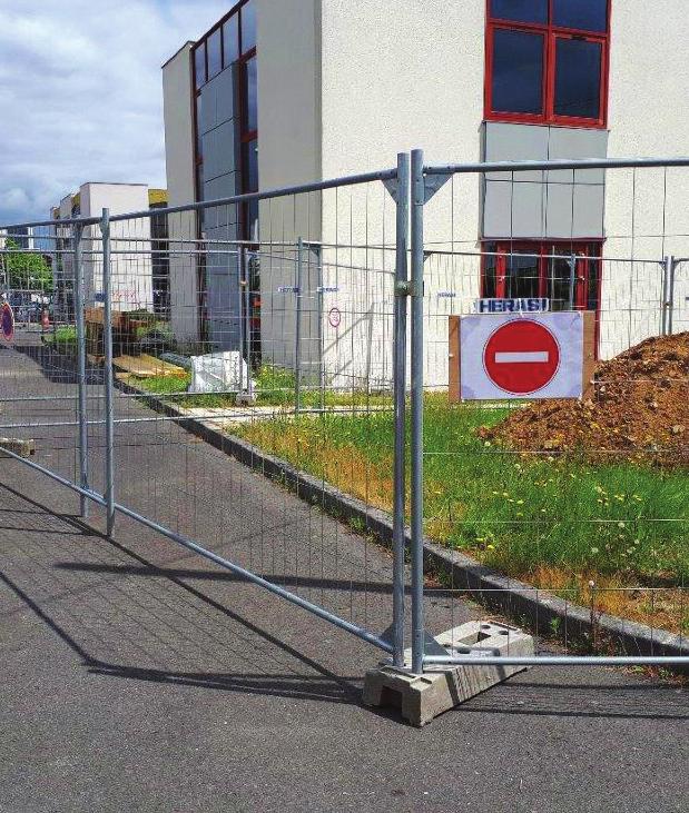 Kontejnery lze vzájemně propojit venkovními propojovacími kabely a uspořádat do sestav