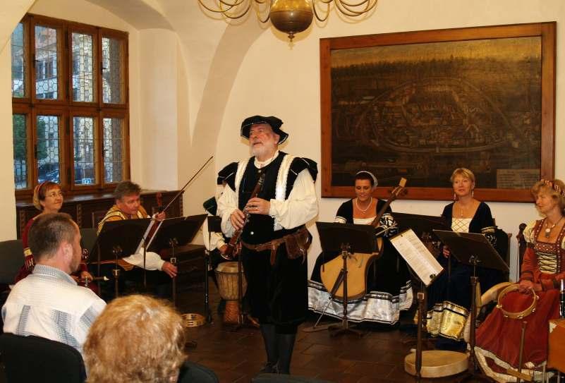 Koncert souboru Chairé v renesančním sále ovlivnila jižní Čechy.
