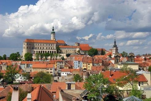 Šebestiána, zvonici a kapli Božího hrobu.