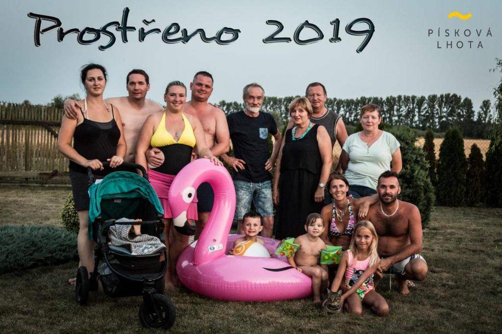 SRAZ LHOT A LEHOT Na dohled temelínských věží jsme se sešli v pátek v počtu 20 lhoťáků z naší obce.