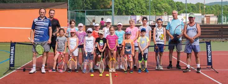 Tenisový oddíl Ferdovo sportovní odpoledne 1. červen byl dnem všech dětí. Letos vyšel přesně na sobotu, kterou jsme věnovali zábavě pro naše nejmenší.