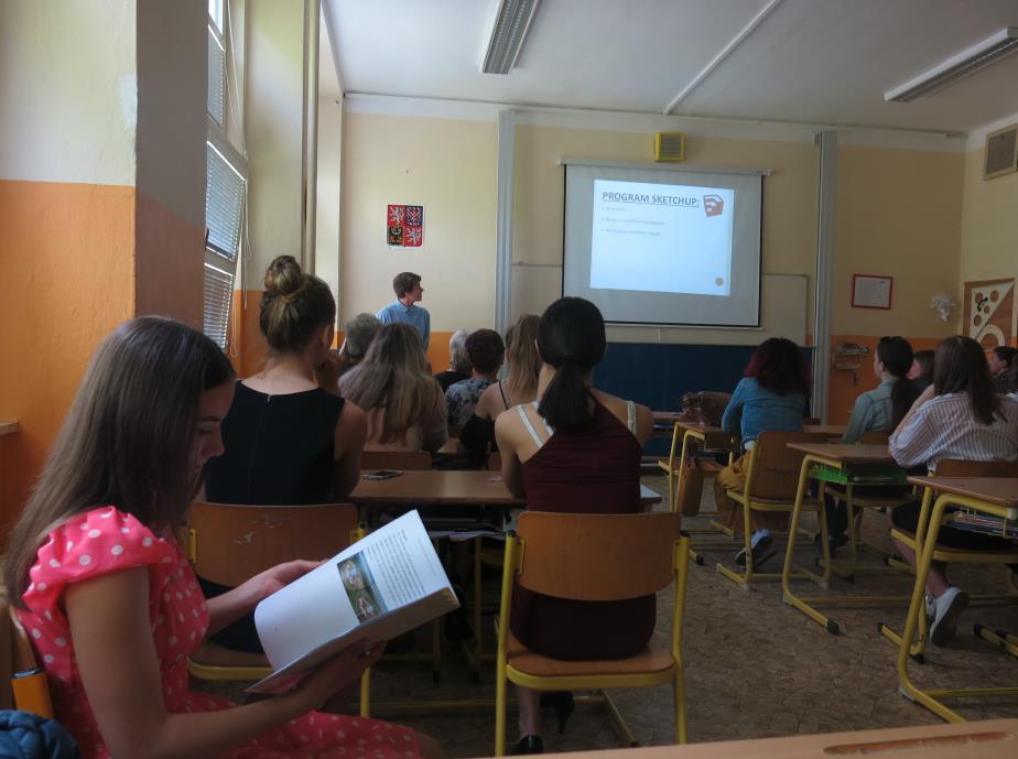ročník: 55 Přijato žáků - Gymnázia: 3 SŠ a SOŠ s maturitou: 37 Učební