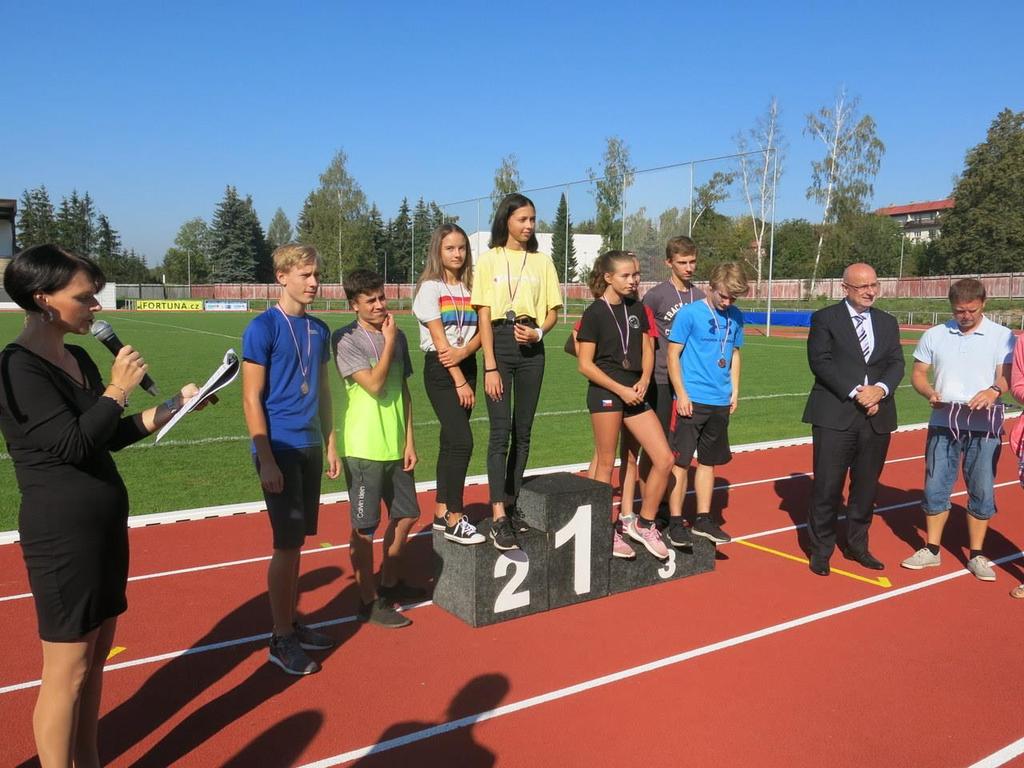 9. 6. 2019 Nedělní dopoledne v místní sportovní hale bylo zasvěceno soutěži Havlíčkobrodský střevíček. Dívky ze 4. - 5.