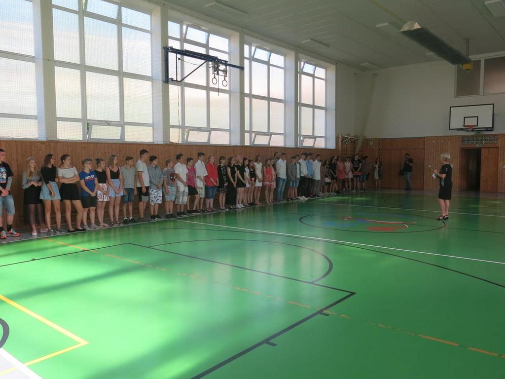 Motivační program žáků 9. ročníku slavnostní vyhlášení výsledků Na I. stupni proběhly ukázky miniházené a šermu.