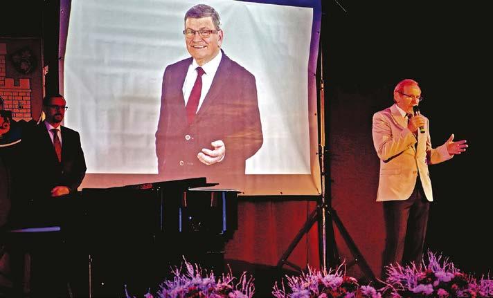 ZPRÁVY Z BENÁTECKÉ RADNICE Sametový listopad 2019 v Benátkách Tento měsíc přinesl několik akcí, které byly zorganizovány městem Benátky nad Jizerou na počest 30.