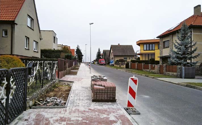 listopadu jezdí benátecké autobusy opět v obvyklých trasách a zastavují i ve stanicích Kbel, Ovčín a náměstí 17. listopadu. Platí opět předchozí jízdní řády. Pražská ulice byla 26. 11.