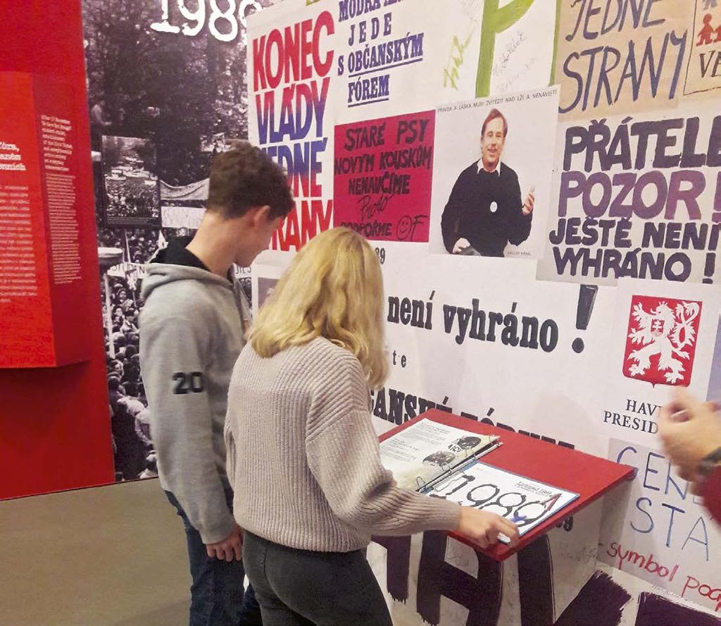 listopadu věnovali v hodinách prvouky a vlastivědy. Žáci třetích, čtvrtých a pátých ročníků se zúčastnili pořadu k 30. výročí sametové revoluce.