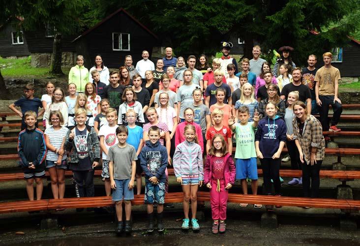 PO- ŘÁDALA JI FARNÍ MLÁDEŽ, OVŠEM NEBYLA POUZE PRO FARNÍKY, ALE PRO VŠECHNY S DOBROU NÁLADOU A VŮLÍ SETKÁVAT SE. Principem této akce byl nedělní oběd formou venkovního pikniku.