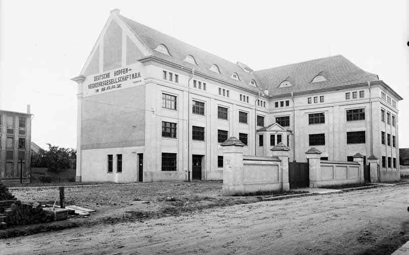 200 Nový sklad chmelařské obchodní společnosti Deutsche Hopfenverkehrsgesellschaft, patřící německé sekci žatecké Jednoty (Fotoarchiv Regionálního muzea K. A. Polánka v Žatci, sign.
