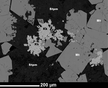Kintoreit PbFe 3+ 3 (PO 4 ) 2 (OH, H 2 O) 6, trigonální Jako vzácný minerál byl dosud určen elektronovou mikroanalýzou v Komárovicích a v Kosově u Jihlavy (lok.