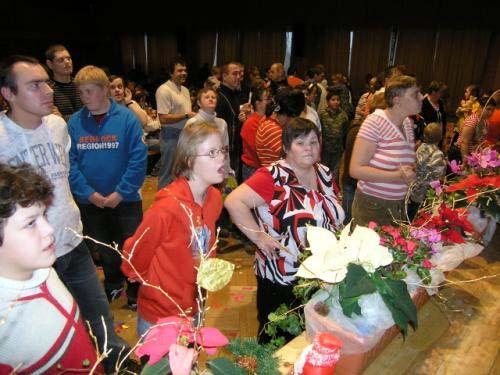 Pocta Chopinovi - k 200. výročí narození Frederika Chopina učitelé a žáci ZUŠ Hlučín připravili v obřadní síni hudebně poetický večer. 13.11.