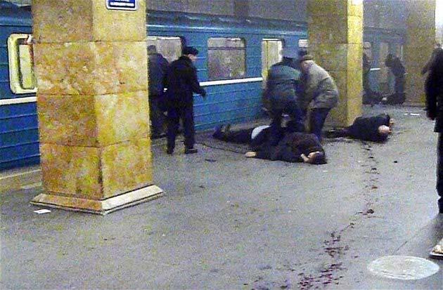 Začátkem října otřásla Polskem tragédie, dodávka plná lidí, kteří jeli do sadu sbírat jablka, se srazila s nákladním v autem. V dodávce nepřežil nikdo, zemřelo 18 lidí.