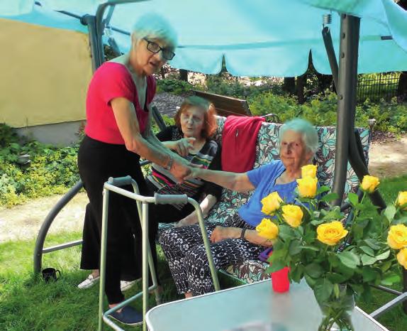 Službu provozuje Rodina24 z. ú., která poskytuje sociální služby od roku 2010. Domov Vila Vitae byl otevřen v roce 2015.