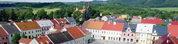 06/2020 strana 17 KLÁŠTERECKÉ NOVINY TIP NA VÝLET co dívat i v červenci a srpnu. Expozice Holky z porcelánu připomíná natáčení stejnojmenného filmu v roce 1974 v těchto prostorách.
