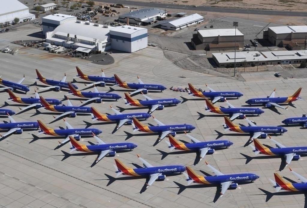 Obrázek 9: Uzemněné Boeingy 737 MAX amerického nízkonákladového dopravce Southwest na letišti ve Victorville v Kalifornii. [78] 5.2.