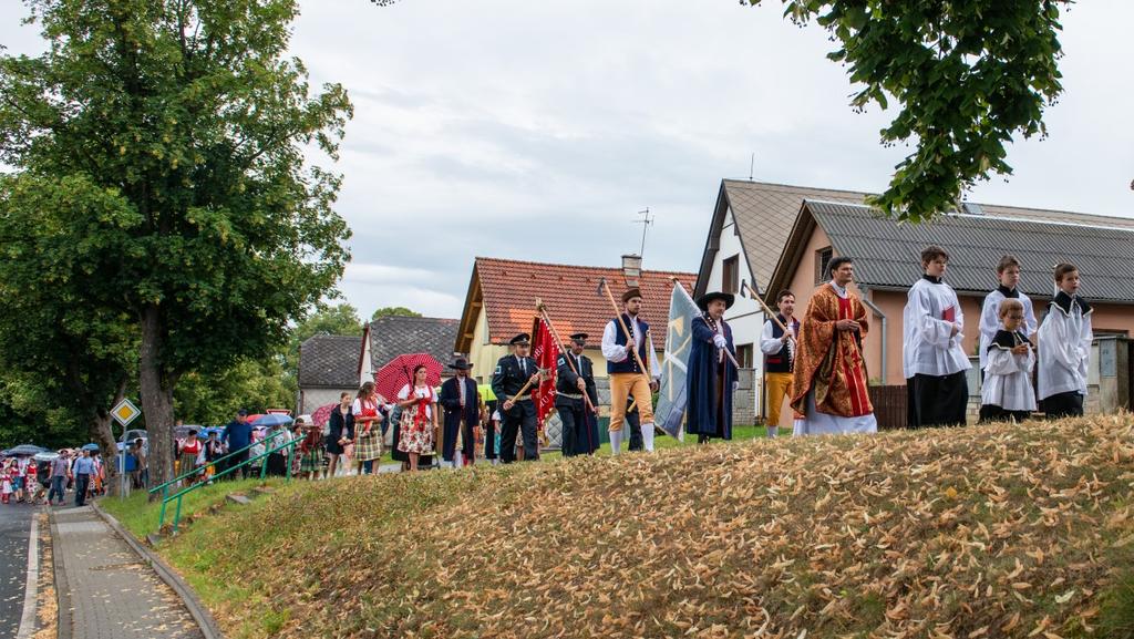 radostí. A taková křesťanská radost měla vždy kultivovaný a formální projev a řád.