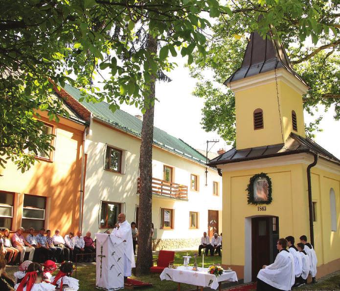 ZE ŽIVOTA OBCE Červen měsíc medobraní Zájezd ČČK na Jižní Moravu Fikaný Baróšek až ve Vsetíně Z činnosti