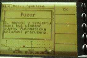 Toto velmi používané funkční tlačítko je neprakticky skryto níže v roletovém menu je zapotřebí použít křížový ovladač. Stiskem spustíme měření.