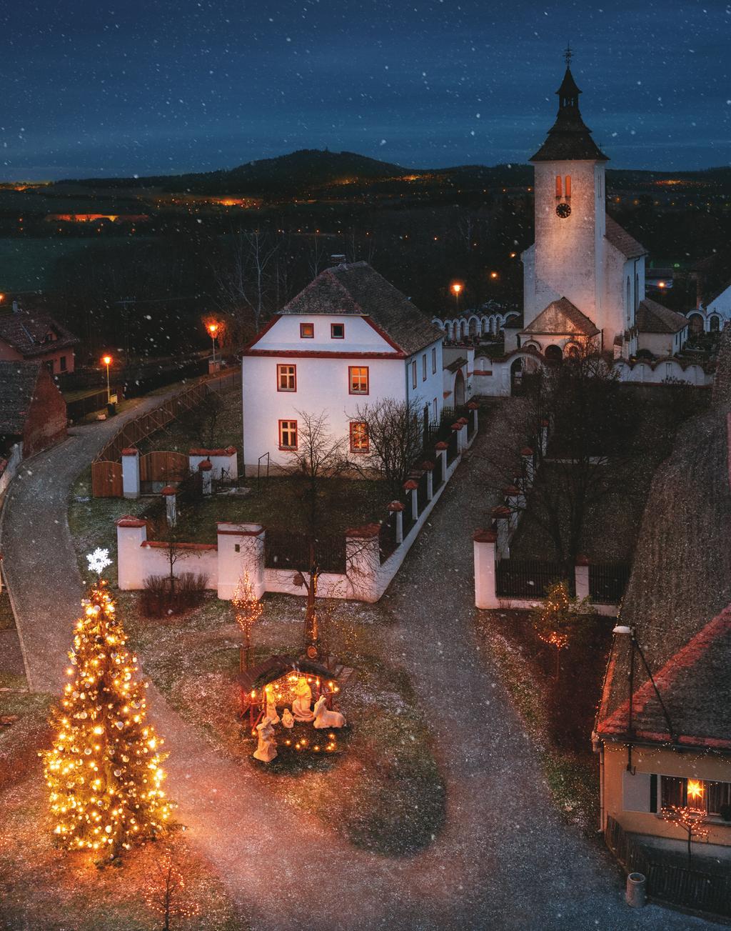 Rozsvítili jsme vánoční stromy po celé zemi Naše energie je jistota, na kterou se můžete spolehnout. V každý okamžik a na všech místech, kde je jí potřeba.