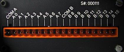 Obrázek 6 Konektor na zadní straně B 2000-02[6] Obrázek 7 Dvojice konektorů na zadní straně B 2000-12[6] 1.1.3.