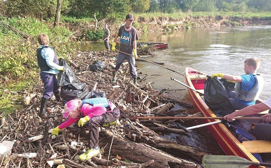 Na vybraných hřbitovech bude také k dispozici pracovník Technických služeb Hradec Králové, který v případě potřeby pomůže s nalezením hrobu či vyřízením jiné záležitosti týkající se pohřebnictví.