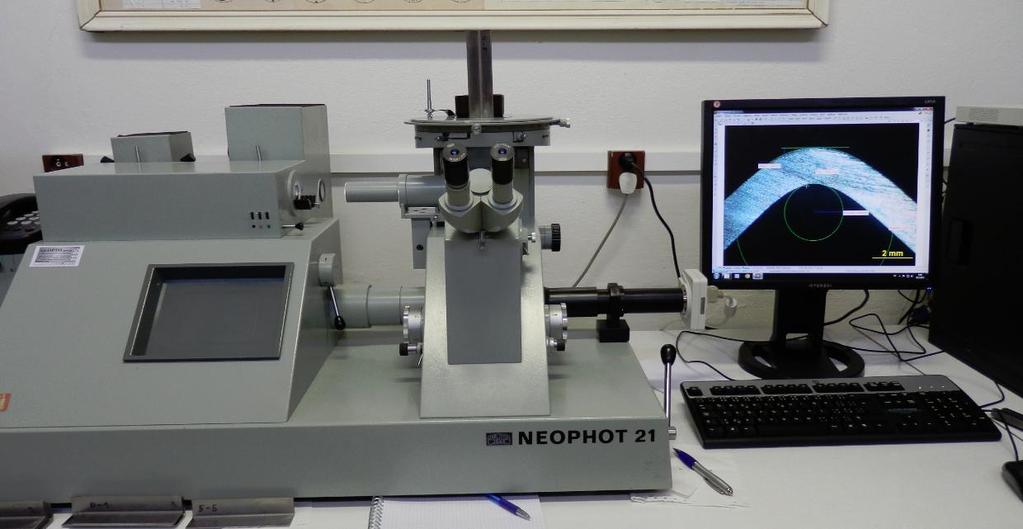 3.6 Měření úhlů a ostatních rozměrů Z důvodu snímání profilové strany na metalografickém mikroskopu bylo nutné získat kvalitní hranu vzorku, z tohoto důvodu byla