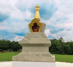 KAM na výlet Buddhistická stúpa v Těnovicích Na návštěvu do Zbiroha Město Zbiroh leží v půvabné krajině mezi Plzní a Prahou. První zmínky o Zbirohu sahají až do počátku 13. století.