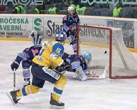 Finále Pondělí 21. 3. 2011 Po bezbrankové první tře ně finále jsme se ujali ve druhé tře ně 2:0 a toto vedení vydrželo až do 53. minuty, kdy ve dvojnásobné přesilovce snížil chomutovský Hruška.