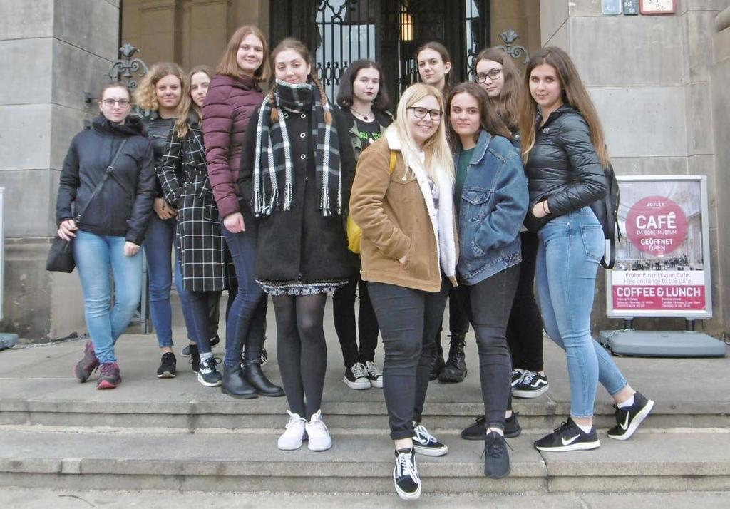 Foto: ZŠ ČSA Jak napovídá název pobytu»putování za kapkou vody«, vydalo se 85 dětí do Jeseníků nejen za čistým vzduchem, ale také za poznáváním důležitosti vody pro život celé naší planety.