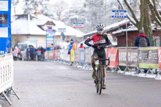 ZÁMECKÉ KŘESLO PRO HOSTA CHÁPU, ŽE TO NENÍ ŽÁDNÝ MED. A MÁŠ PRAVDU, ŽE SI TO VĚTŠINA Z NÁS ANI NEUMÍ PŘEDSTAVIT. STEJNĚ JAKO SI VĚTŠINA Z NÁS NEUMÍ PŘEDSTAVIT BÝT NEUSTÁLE CELÝ OD BLÁTA:D.