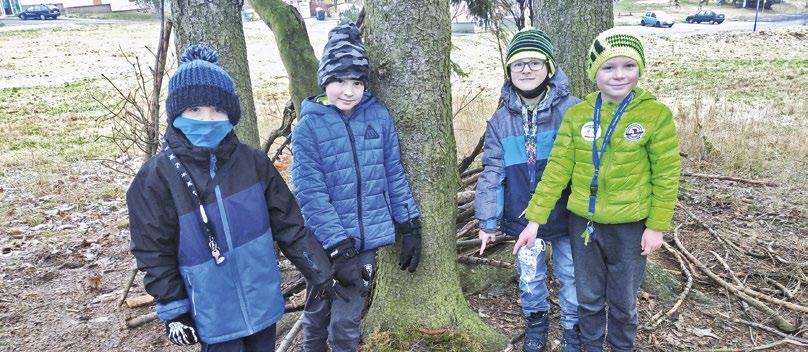 Žáci, kteří byli před Vánoci ve škole, si spolu se svými učiteli užili vánoční besídky, připomenuli si adventní zvyklosti a byli rádi, že můžou být pospolu. Žáčci z 1.