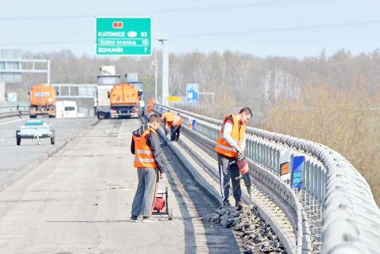 Důvodem rekonstrukce je špatný stav hydroizolace nosné konstrukce. Most dostal během výstavby stříkanou izolaci, která se dnes už nevyužívá. Neosvědčila se.