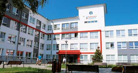 Umělecká díla dětských pacientů Vítkovické nemocnice přichází je zabavit třeba zdravotní klauni, skauti nebo dobrovolníci z Adry.