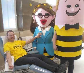 ROČNÍK 13 ČÍSLO 5 ŘÍJEN 2019 DARUJ KREV NEBO PLAZMU SE STINGEM Text: Barbora Olejníková / Foto: RK Sting DEŇ OTVORENÝCH DVERÍ PRILÁKAL DO NEMOCNICE V ŠACI 700 NÁVŠTEVNÍKOV Text a foto: Mgr.