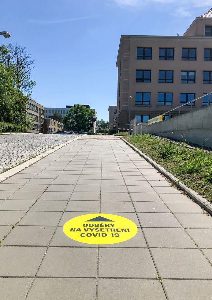 Z parkoviště a stanů se odběry přestěhovaly do budovy F Sobota 21. března 2020. Ten den se začala psát historie zcela nového zdravotnického pracoviště Fakultní nemocnice Olomouc.